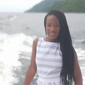 Meet your Posher, Casandra